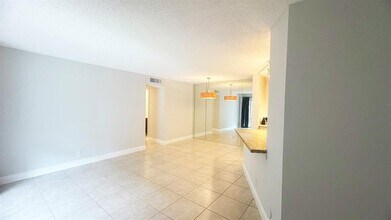 7547 S Oriole Blvd in Delray Beach, FL - Building Photo - Building Photo