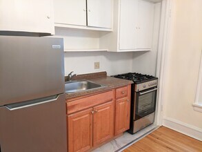 729 Hinman Ave, Unit 2E in Evanston, IL - Building Photo - Building Photo