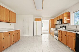 707 E Brick St in Centralia, MO - Building Photo - Building Photo