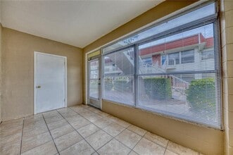 3460 32nd Ave N in St. Petersburg, FL - Building Photo - Building Photo