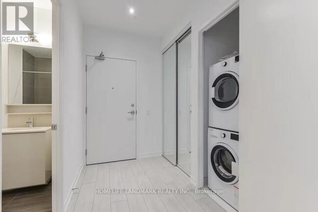 5 Buttermill Ave. in Vaughan, ON - Building Photo - Building Photo