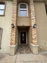 201 S 1st Ave in Edinburg, TX - Building Photo - Building Photo