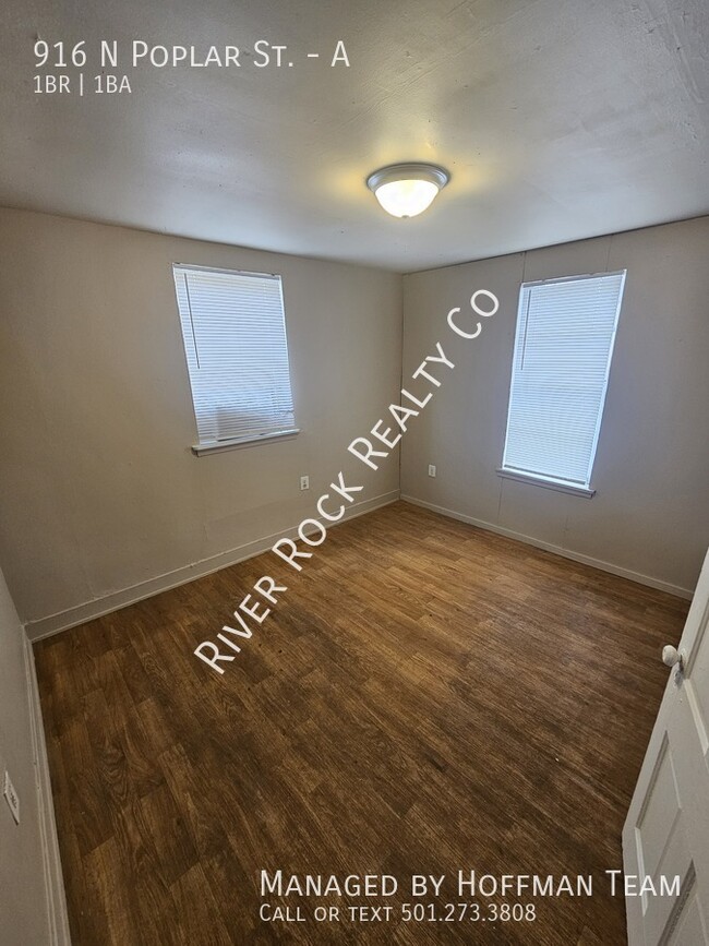 property at 916 N Poplar St
