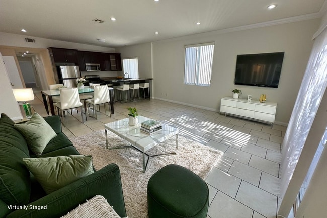 6714 Balboa Blvd, Unit 3