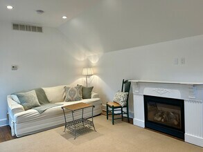 120 Willow St in Southampton, NY - Building Photo - Building Photo