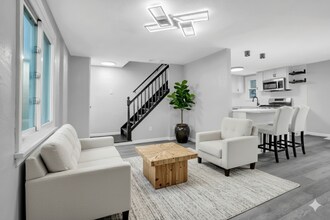 1209 Cloverfield Dr in Pittsburgh, PA - Building Photo - Building Photo