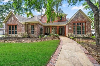 6110 Redwood Bridge Trail in Houston, TX - Building Photo - Building Photo