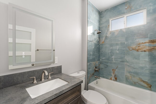 5122 Los Robles Dr in Carlsbad, CA - Building Photo - Building Photo