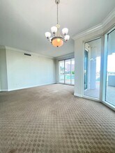 2777 Paradise Rd in Las Vegas, NV - Building Photo - Building Photo