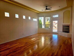 7327 Blue Cypress Ave NE in Albuquerque, NM - Foto de edificio - Building Photo