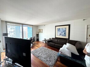 160 E Illinois St in Chicago, IL - Building Photo - Building Photo