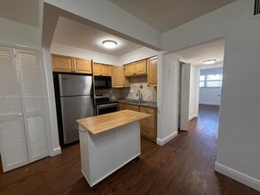 4050 NE 12th Terrace in Oakland Park, FL - Building Photo - Building Photo