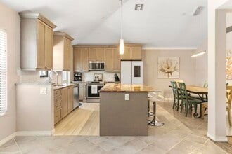 13477 Fountain View Blvd in Wellington, FL - Building Photo - Building Photo