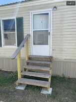 1118 Melvin Dupuis Rd in Breaux Bridge, LA - Building Photo