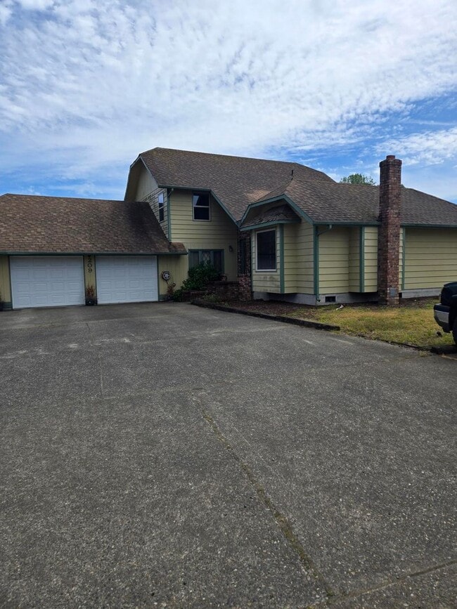 property at 209 Newaukum Golf Dr