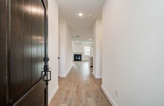 8410 Tranquil Bay Ct in Beach City, TX - Foto de edificio - Building Photo