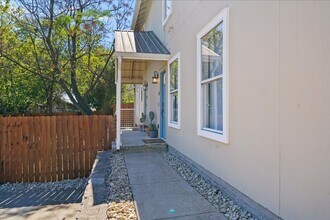 3107 E 13th St in Austin, TX - Building Photo - Building Photo