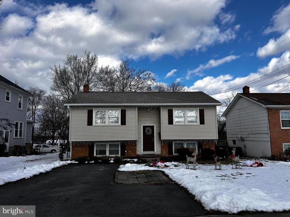 1008 Woodland Ave in Winchester, VA - Building Photo