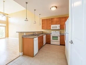 4 Harvest Dr, Unit 312 in North Andover, MA - Building Photo - Building Photo