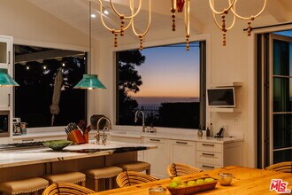 5770 Busch Dr in Malibu, CA - Building Photo - Building Photo