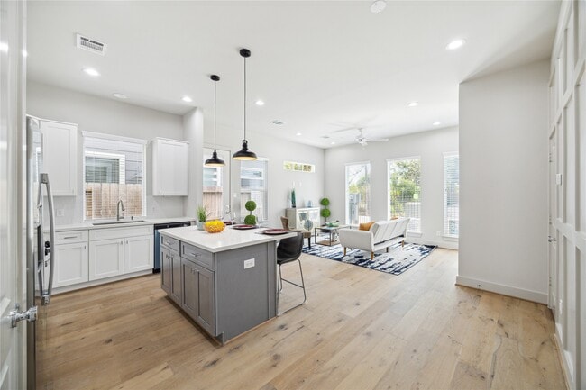 property at 5233 Hillman St