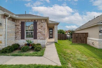 333 Fort William St in Hutto, TX - Building Photo - Building Photo