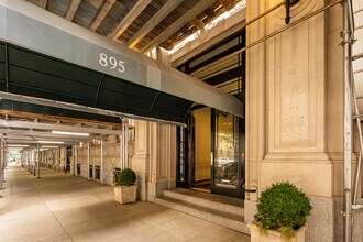 895 W End Ave in New York, NY - Building Photo - Building Photo