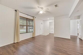 1017 Calcutta St in Hurst, TX - Building Photo - Building Photo