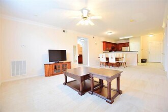 6633 W Sam Houston Pkwy S in Houston, TX - Building Photo - Building Photo
