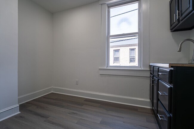 2410 Wharton St in Philadelphia, PA - Building Photo - Building Photo