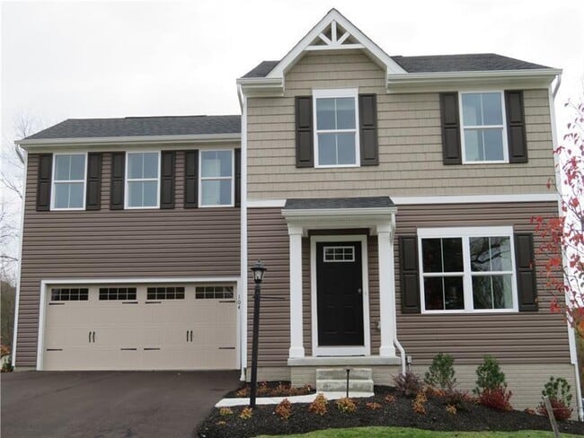 104 James Patrick Pl in Zelienople, PA - Foto de edificio - Building Photo