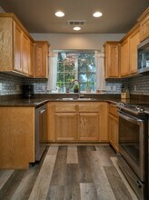 2507 Agate Meadows in White City, OR - Foto de edificio - Building Photo