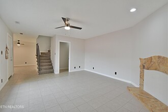 9111 Woodpark Ln NW, Unit 29-202 in Knoxville, TN - Building Photo - Building Photo