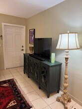 3362 Cynthia Ln, Unit 107 in Lake Worth Beach, FL - Building Photo - Building Photo