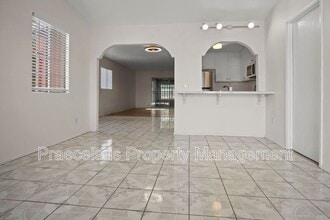 1696 Shooting Star Ct in San Diego, CA - Building Photo - Building Photo