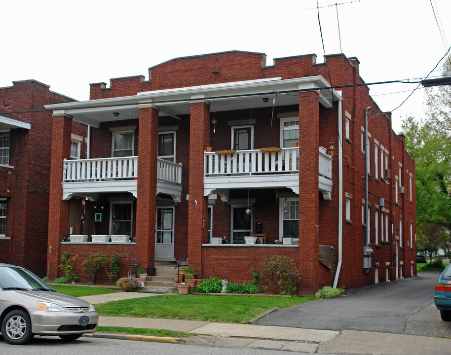 1619 Quarrier St in Charleston, WV - Building Photo