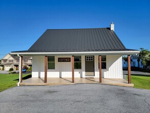 312 W Main St in Newmanstown, PA - Building Photo - Building Photo
