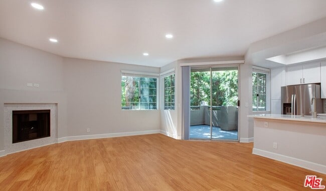 1420 Ambassador St in Los Angeles, CA - Foto de edificio - Building Photo