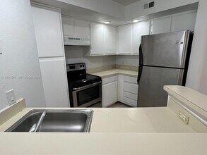 1401 Village Blvd in West Palm Beach, FL - Foto de edificio - Building Photo