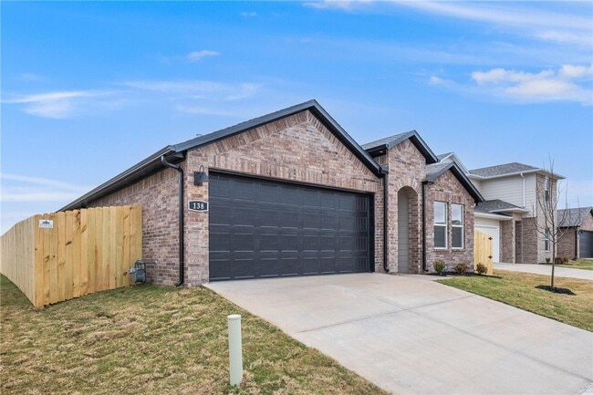 138 S Maroon Ave in Fayetteville, AR - Building Photo - Building Photo