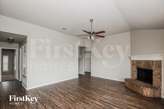 6715 White Tail Ln in Arlington, TX - Building Photo - Building Photo