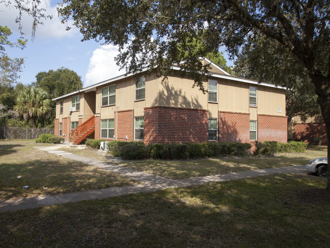 Carver Gardens in Gainesville, FL - Building Photo - Building Photo