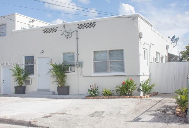 1827 NW Flagler Terrace