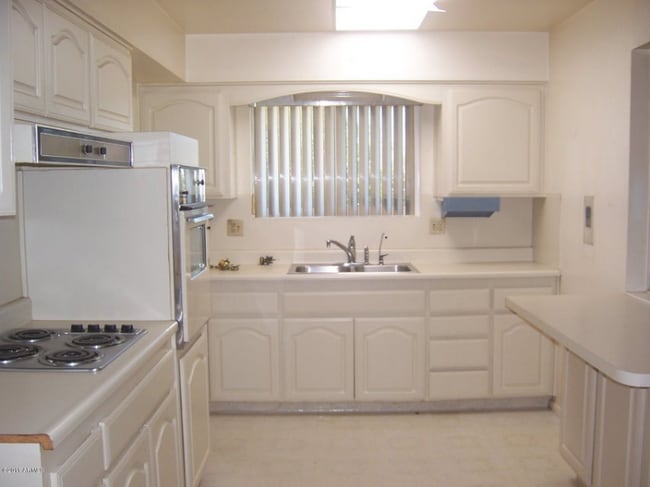 10309 W Monterosa Dr in Sun City, AZ - Foto de edificio - Building Photo