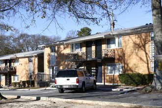 Azalea Place in Chamblee, GA - Building Photo - Building Photo