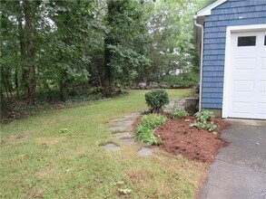 175 Chestnut Dr in East Greenwich, RI - Building Photo - Building Photo