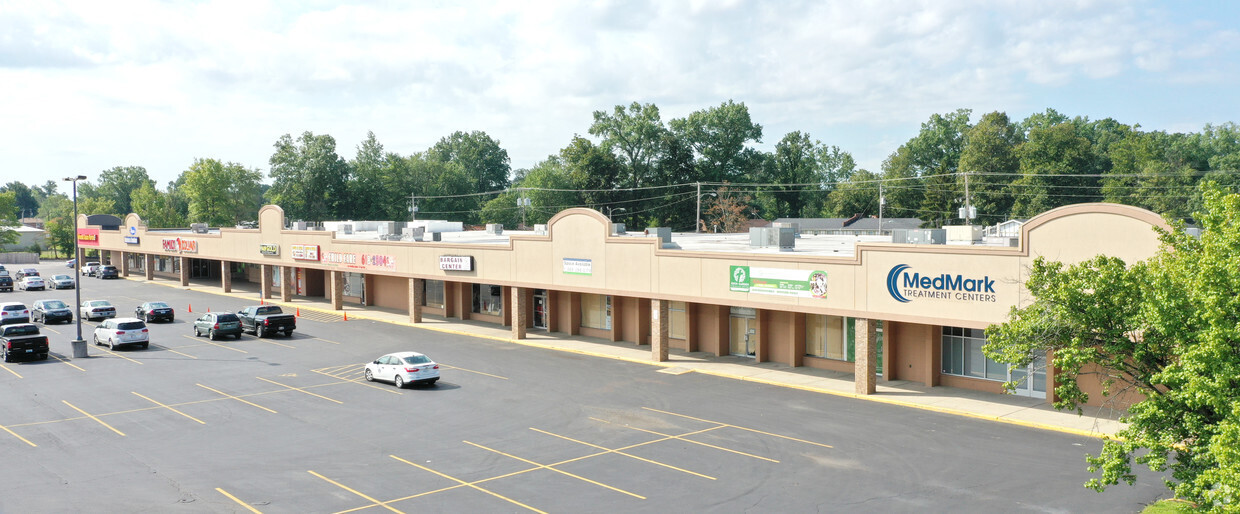 4924 Poplar Level Rd in Louisville, KY - Building Photo