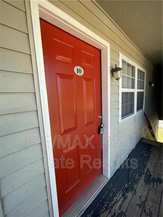 1810 W Twin Springs St in Siloam Springs, AR - Building Photo