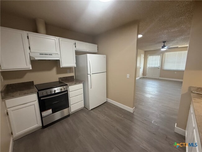 301 Rockwood Dr in Wimberley, TX - Building Photo - Building Photo