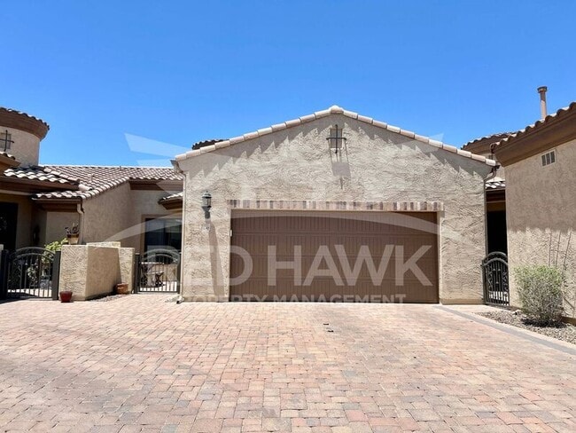 1748 N Makalu Cir